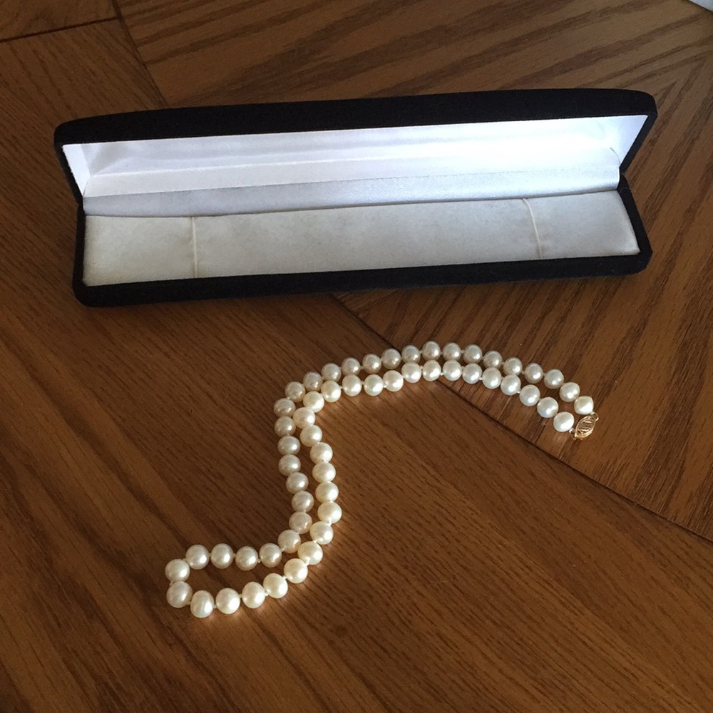 Fresh Water Pearl Necklace w/14kt Gold Clasp